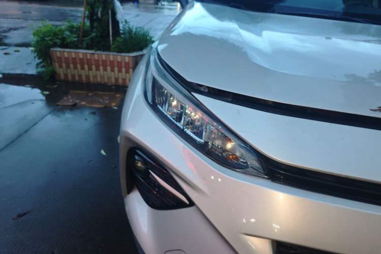 Used Toyota Wildlander 2022 2.0L CVT Two-Wheel Drive Luxury Edition Right Front Headlight
