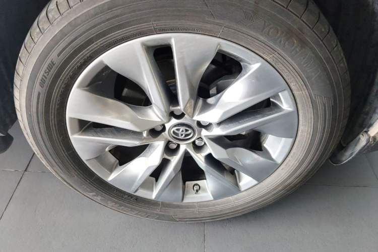 Used Toyota Wildlander 2022 2.0L CVT Four-Wheel Drive Luxury Edition Right Front Wheel Hub