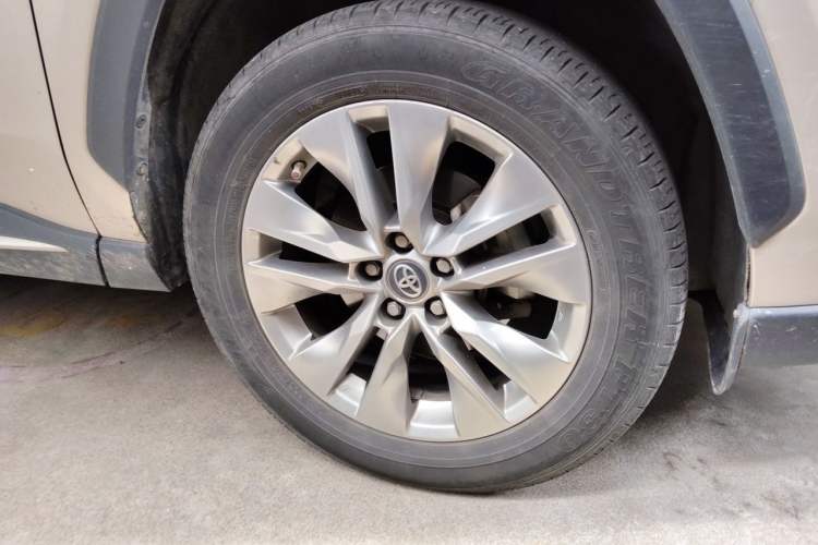 Used Toyota Wildlander 2022 2.0L CVT Two-Wheel Drive Luxury PLUS Edition Right Front Wheel Hub