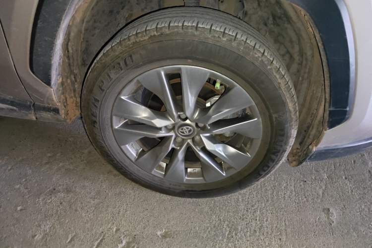 Used Toyota Wildlander 2022 2.0L CVT Two-Wheel Drive Luxury PLUS Edition Right Front Wheel Hub