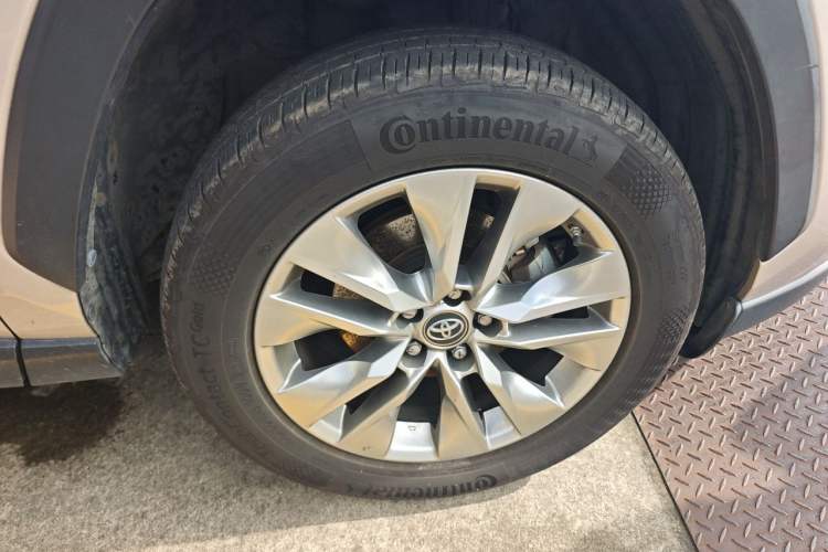 Used Toyota Wildlander 2022 Dual-Engine 2.5L E-CVT Two-Wheel Drive Luxury PLUS Edition Right Front Wheel Hub