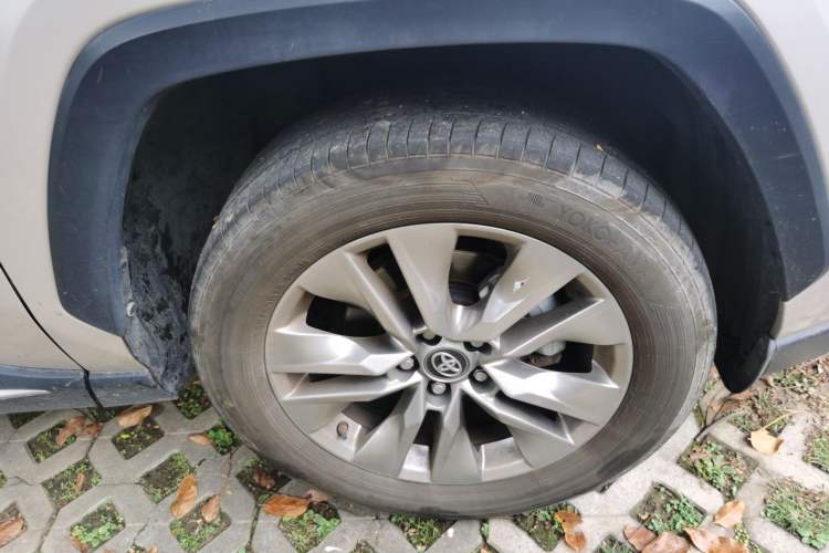 Used Toyota Wildlander 2022 2.0L CVT Two-Wheel Drive Luxury Edition Right Front Wheel Hub
