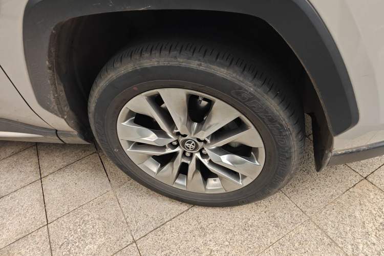 Used Toyota Wildlander 2022 2.0L CVT Two-Wheel Drive Luxury PLUS Edition Right Front Wheel Hub
