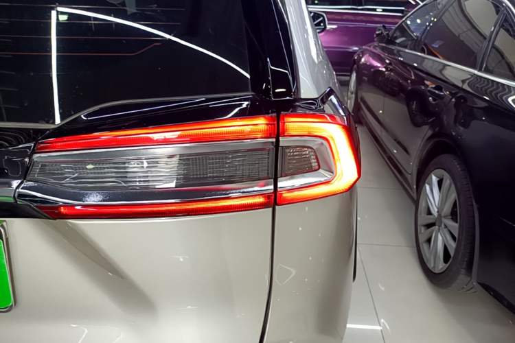 Used Toyota Wildlander 2022 2.0L CVT Two-Wheel Drive Luxury PLUS Edition Right Rear Taillight