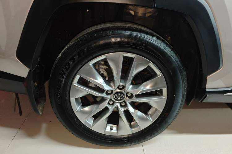 Used Toyota Wildlander 2022 2.0L CVT Two-Wheel Drive Luxury Edition Right Rear Wheel Hub