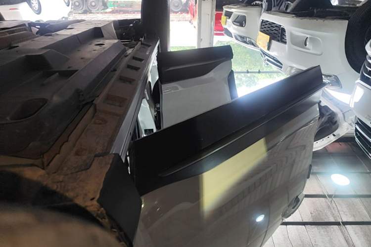 Used Toyota Wildlander 2022 Updated Version 2.0L CVT Two-Wheel Drive Leading Edition Right Side Sill