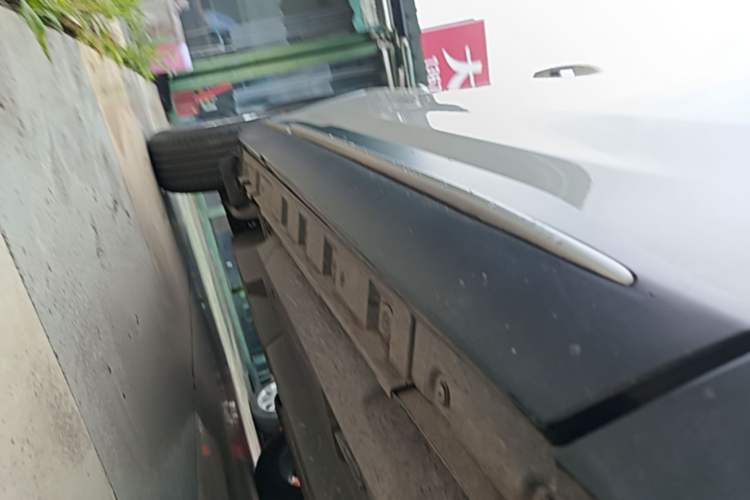 Used Toyota Wildlander 2022 2.0L CVT Two-Wheel Drive Luxury Edition Right Side Sill