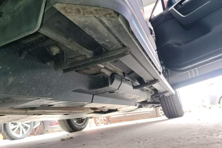 Used Toyota Wildlander 2022 2.0L CVT Two-Wheel Drive Luxury Edition Right Side Sill