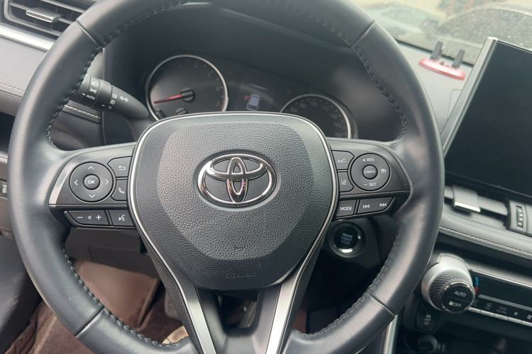 Used Toyota Wildlander 2022 2.0L CVT 4x4 Luxury PLUS Edition Steering Wheel