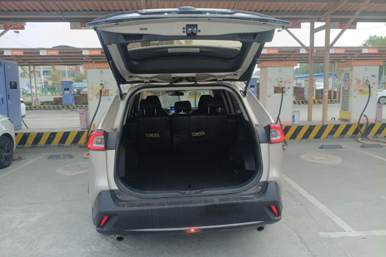 Used Toyota Wildlander 2022 2.0L CVT Two-Wheel Drive Leading Edition Trunk