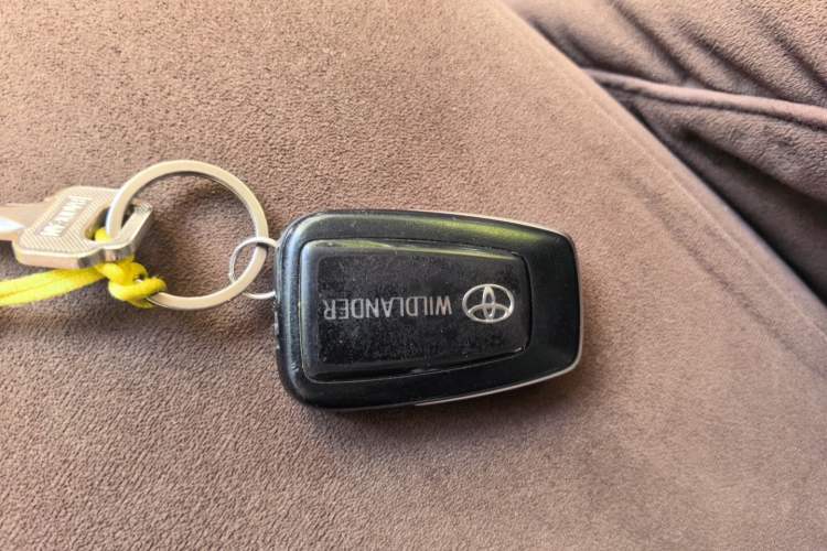 Used Toyota Wildlander 2022 2.0L CVT Two-Wheel Drive Luxury PLUS Edition Vehicle Key
