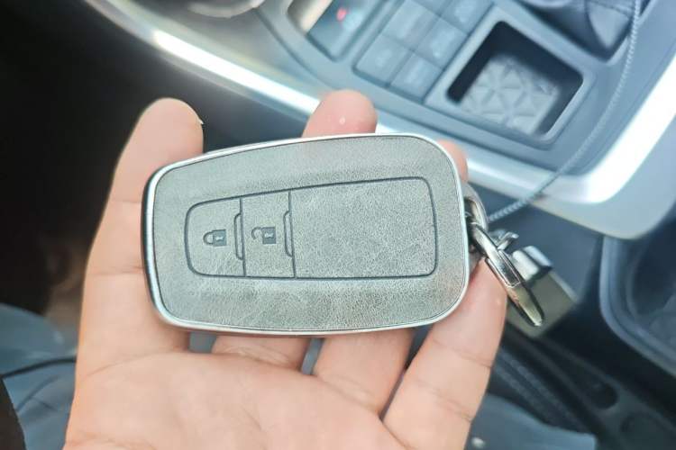 Used Toyota Wildlander 2022 2.0L CVT 4x4 Luxury PLUS Edition Vehicle Key