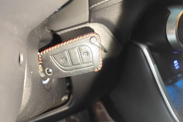 Used Toyota Wildlander 2022 Updated Version 2.0L CVT Two-Wheel Drive Leading Edition Vehicle Key