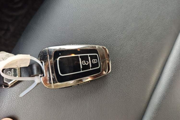 Used Toyota Wildlander 2022 Dual-Engine 2.5L E-CVT Two-Wheel Drive Luxury PLUS Edition Vehicle Key