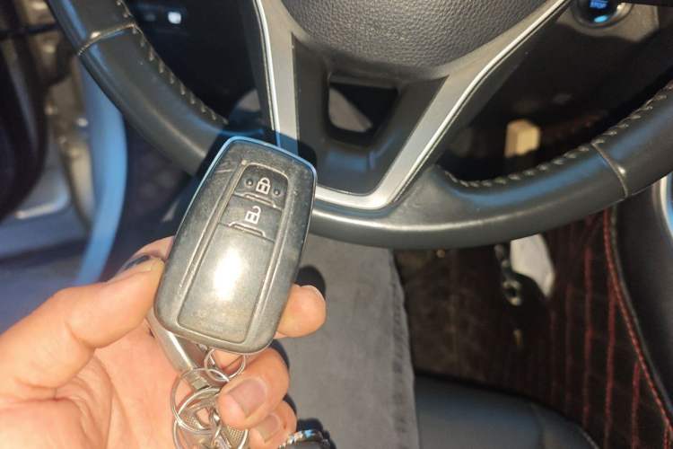 Used Toyota Wildlander 2022 2.0L CVT Two-Wheel Drive Luxury Edition Vehicle Key