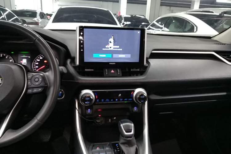 Used Toyota Wildlander 2022 2.0L CVT Two-Wheel Drive Luxury Edition Audio And AC Panel