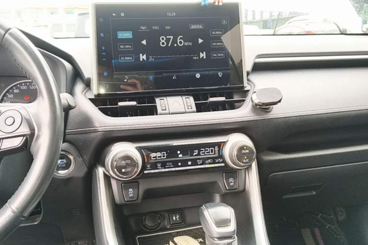 Used Toyota Wildlander 2022 2.0L CVT Four-Wheel Drive Luxury Edition Audio And AC Panel