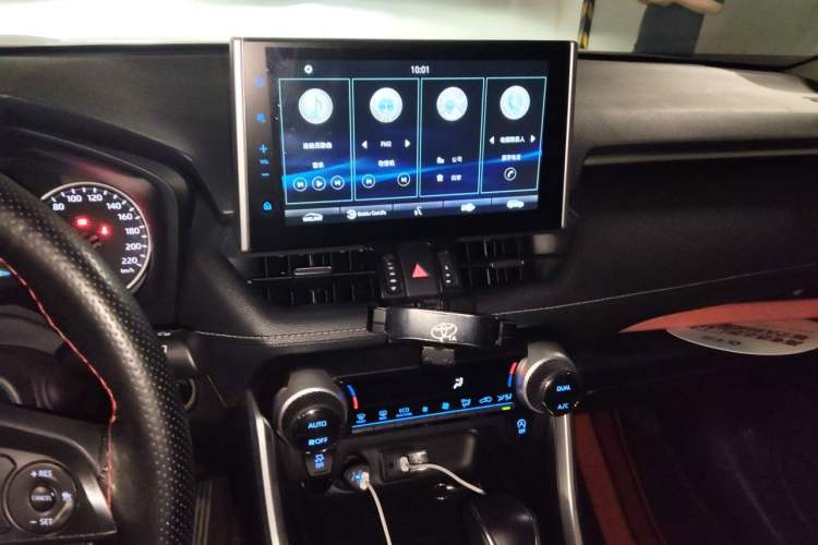 Used Toyota Wildlander 2022 2.0L CVT Four-Wheel Drive Luxury Edition Audio And AC Panel