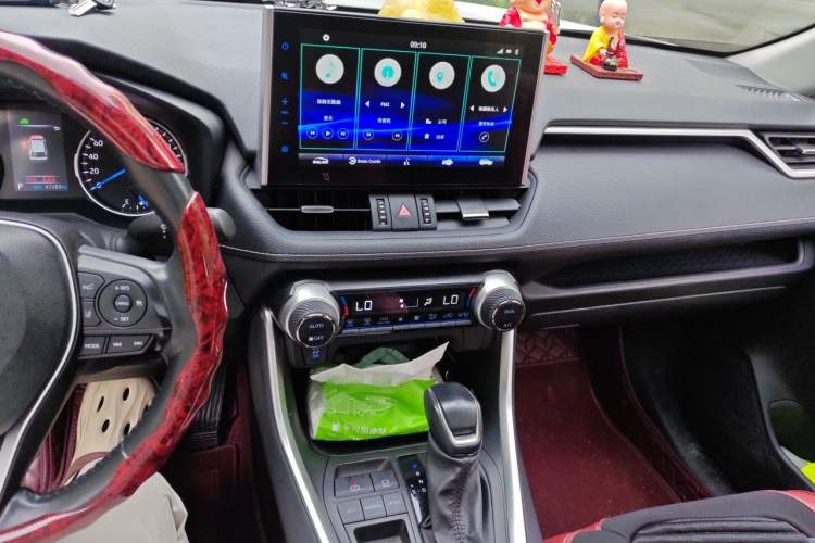 Used Toyota Wildlander 2022 Dual-Engine 2.5L E-CVT Two-Wheel Drive Luxury PLUS Edition Audio And AC Panel
