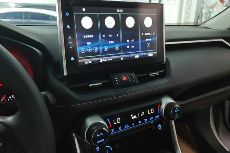 Used Toyota Wildlander 2022 2.0L CVT Two-Wheel Drive Luxury PLUS Edition Audio And AC Panel