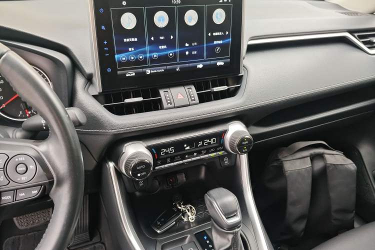 Used Toyota Wildlander 2022 2.0L CVT Two-Wheel Drive Luxury PLUS Edition Audio And AC Panel