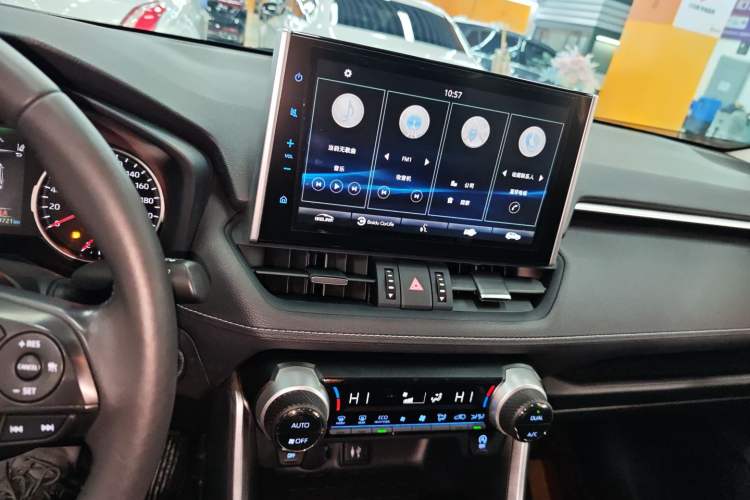 Used Toyota Wildlander 2022 2.0L CVT 4x4 Luxury PLUS Edition Audio And AC Panel