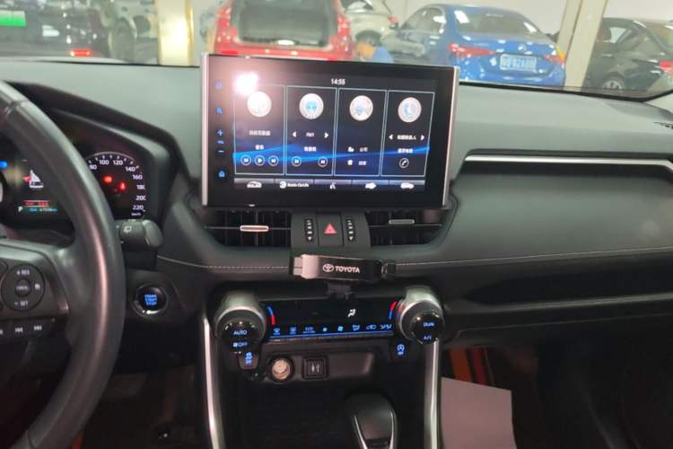 Used Toyota Wildlander 2022 2.0L CVT Two-Wheel Drive Luxury PLUS Edition Audio And AC Panel