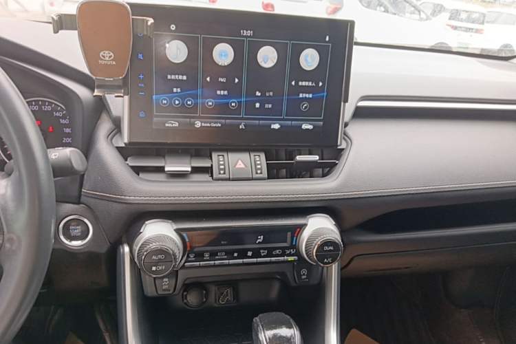 Used Toyota Wildlander 2022 2.0L CVT Two-Wheel Drive Luxury PLUS Edition Audio And AC Panel