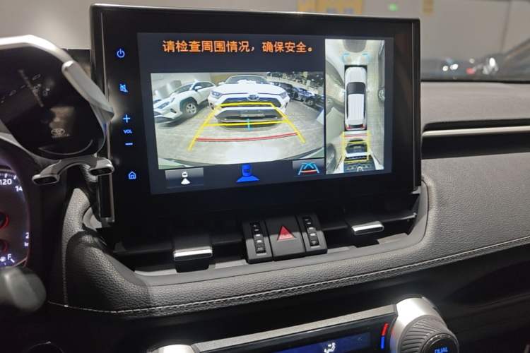 Used Toyota Wildlander 2022 2.0L CVT 4x4 Luxury PLUS Edition Audio And AC Panel