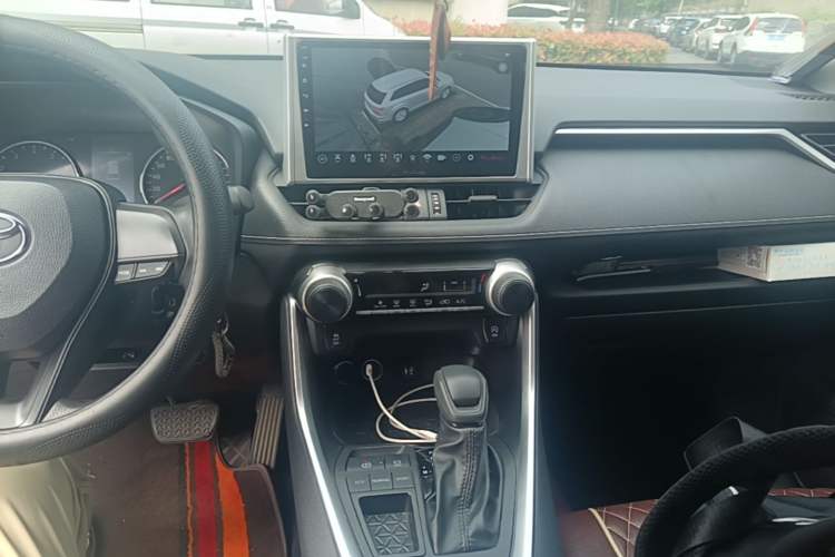 Used Toyota Wildlander 2022 2.0L CVT Two-Wheel Drive Leading Edition Audio And AC Panel