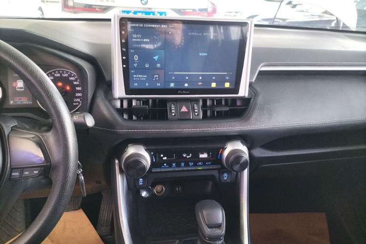 Used Toyota Wildlander 2022 Updated Version 2.0L CVT Two-Wheel Drive Leading Edition Audio And AC Panel