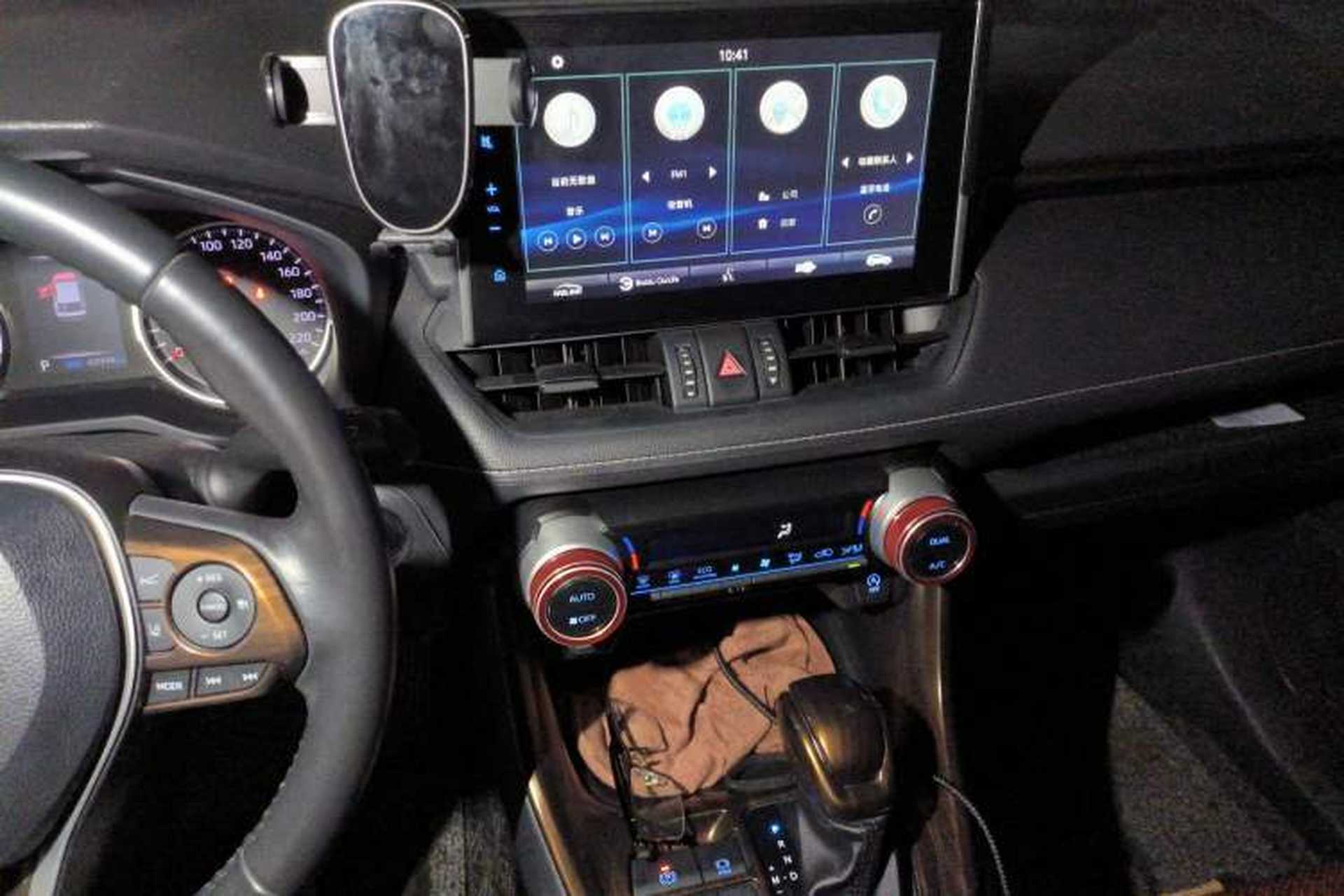 Used Toyota Wildlander 2022 2.0L CVT Two-Wheel Drive Luxury Edition Audio And AC Panel