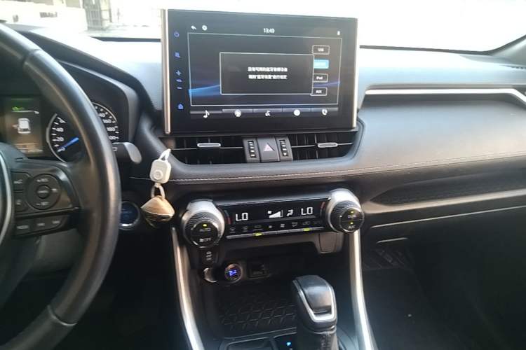 Used Toyota Wildlander 2022 Dual-Motor 2.5L E-CVT 4x4 Luxury PLUS Edition Audio And AC Panel