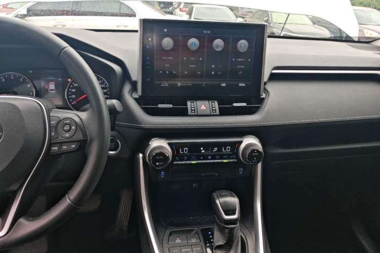 Used Toyota Wildlander 2022 2.0L CVT 4x4 Luxury PLUS Edition Audio And AC Panel
