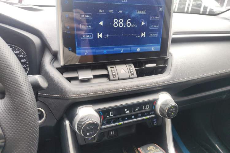 Used Toyota Wildlander 2022 2.0L CVT Four-Wheel Drive Luxury Edition Audio And AC Panel