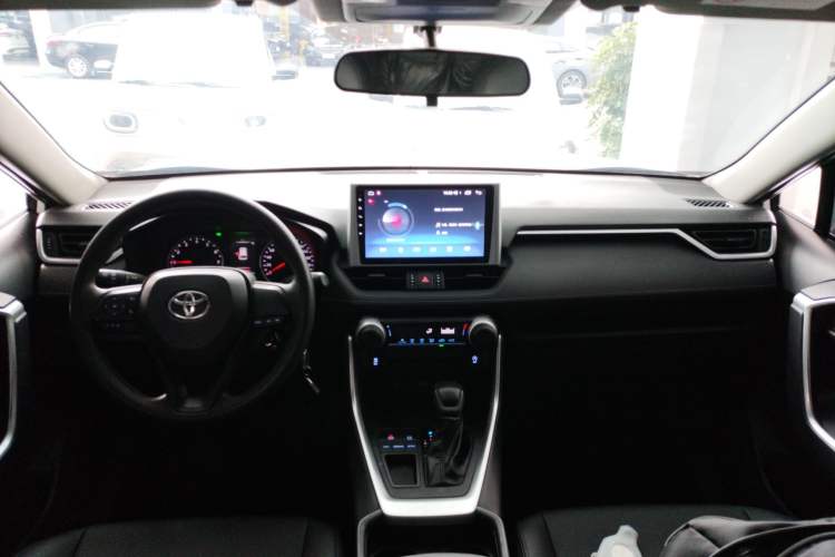 Used Toyota Wildlander 2022 2.0L CVT Two-Wheel Drive Leading Edition Center Console
