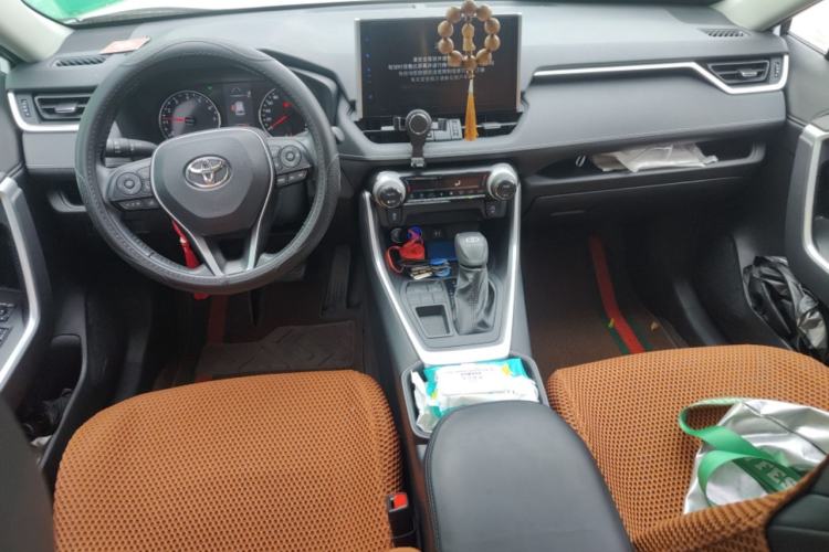 Used Toyota Wildlander 2022 2.0L CVT Two-Wheel Drive Luxury PLUS Edition Center Console