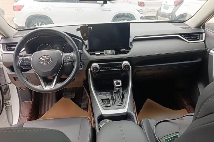 Used Toyota Wildlander 2022 2.0L CVT Two-Wheel Drive Luxury PLUS Edition Center Console