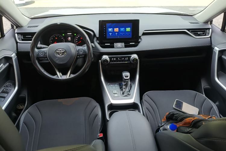 Used Toyota Wildlander 2022 2.0L CVT Two-Wheel Drive Urban Edition Center Console