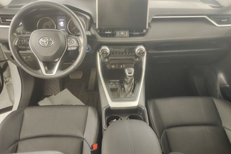 Used Toyota Wildlander 2022 2.0L CVT Two-Wheel Drive Luxury PLUS Edition Center Console
