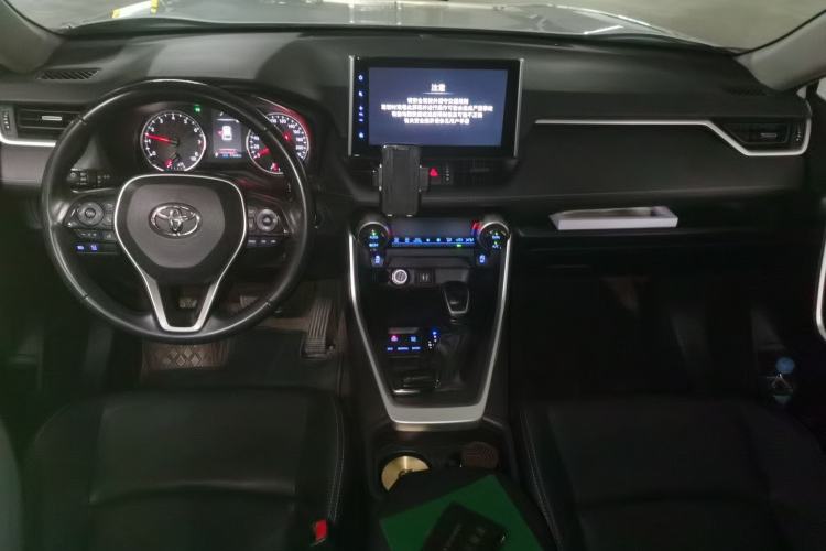 Used Toyota Wildlander 2022 2.0L CVT Two-Wheel Drive Luxury PLUS Edition Center Console