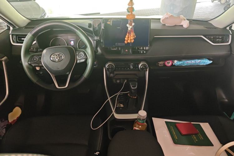 Used Toyota Wildlander 2022 Dual-Engine 2.5L E-CVT Two-Wheel Drive Luxury PLUS Edition Center Console
