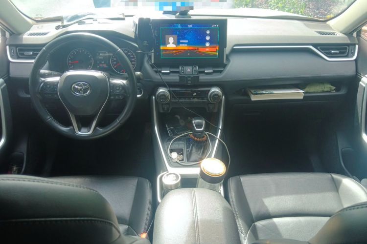 Used Toyota Wildlander 2022 2.0L CVT Two-Wheel Drive Luxury PLUS Edition Center Console