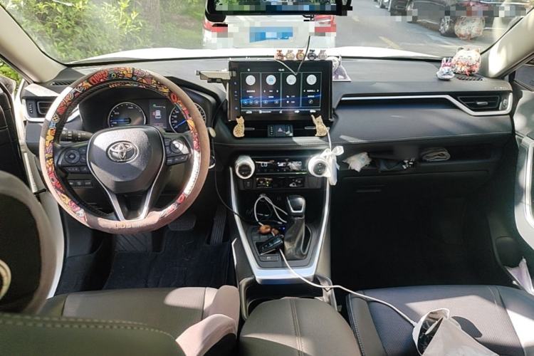 Used Toyota Wildlander 2022 Dual-Engine 2.5L E-CVT Two-Wheel Drive Prestige Edition Center Console