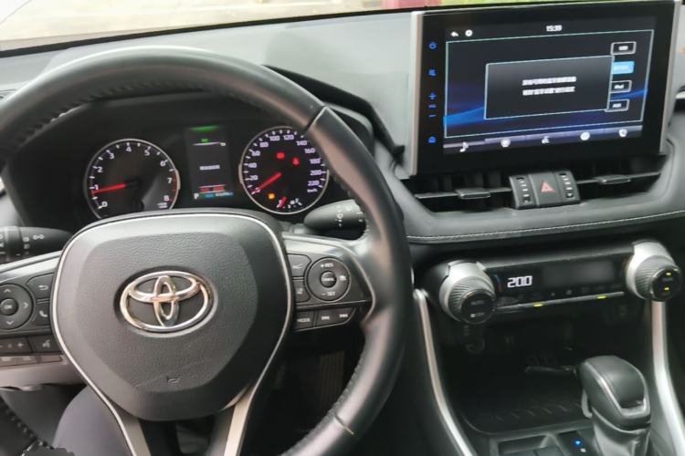 Used Toyota Wildlander 2022 2.0L CVT Two-Wheel Drive Luxury PLUS Edition Center Console