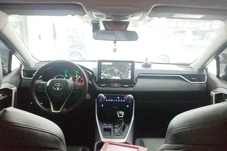 Used Toyota Wildlander 2022 2.0L CVT Two-Wheel Drive Luxury PLUS Edition Center Console