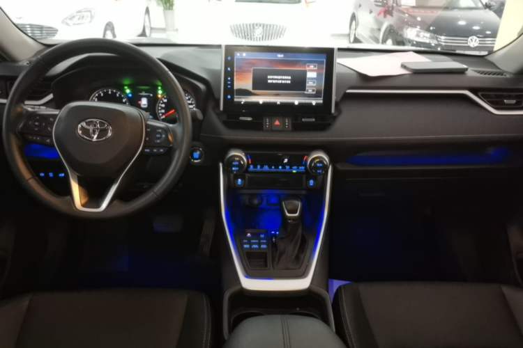 Used Toyota Wildlander 2022 2.0L CVT 4x4 Luxury PLUS Edition Center Console