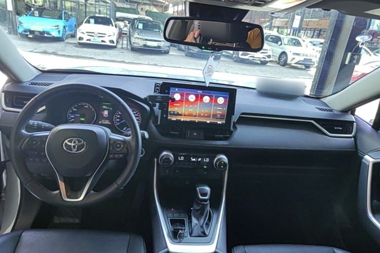Used Toyota Wildlander 2022 Dual-Engine 2.5L E-CVT Two-Wheel Drive Prestige Edition Center Console