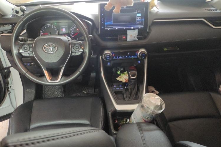 Used Toyota Wildlander 2022 2.0L CVT Two-Wheel Drive Luxury PLUS Edition Center Console