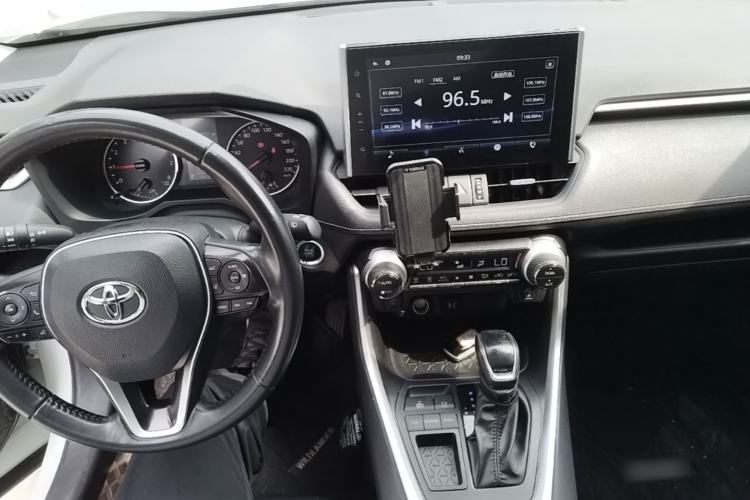 Used Toyota Wildlander 2022 2.0L CVT Two-Wheel Drive Luxury PLUS Edition Center Console